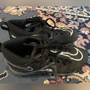Nike Alpha fastflex boys football cleats size 3.5Y
